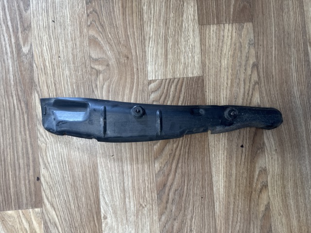 Ущільнювач арки крила 8W0821112 VAG