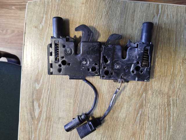 Замок капота 8W0823509C VAG