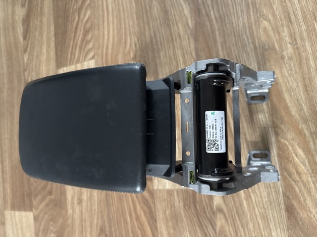 Кронштейн підлокітника 8W0864283B VAG