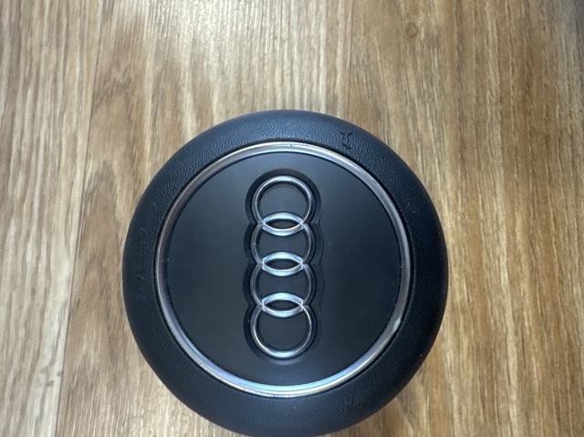 Подушка в кермі 8W0880201D6PS VAG