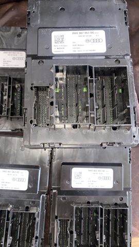 Модуль керування (ЕБУ) бортової мережі 8W0907063DG BOSCH