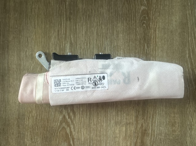 Подушка безпеки AIRBAG спинки сидіння, правого 8W5880242L VAG