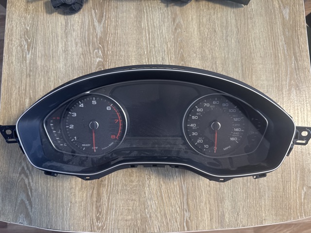Спідометр 8W5920870F VAG