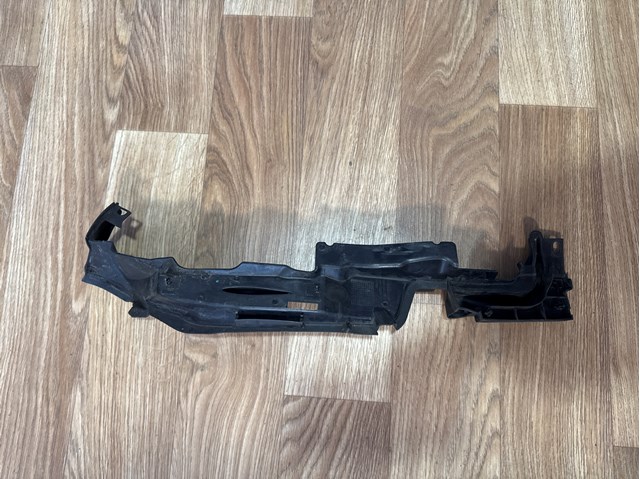 Заглушка жабо збоку 8W6821170C VAG