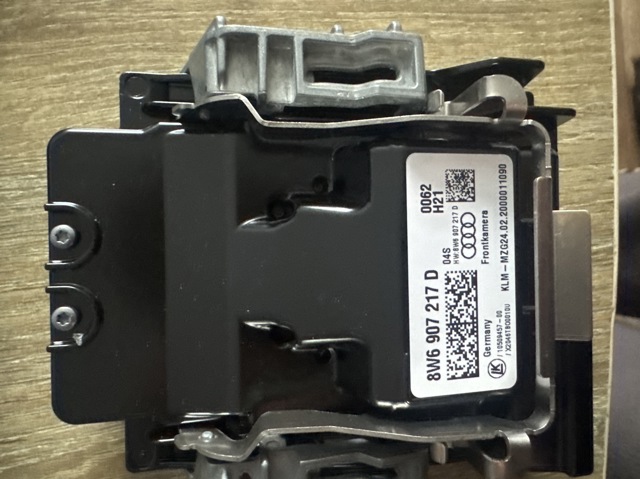Камера заднього виду 8W6907217D VAG