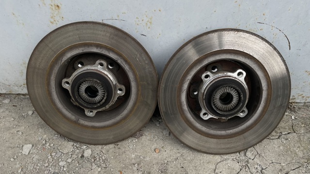 Маточина переднього колеса 31206874443 BMW