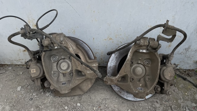 Вісь передня і поворотні кулаки 31216852160 BMW