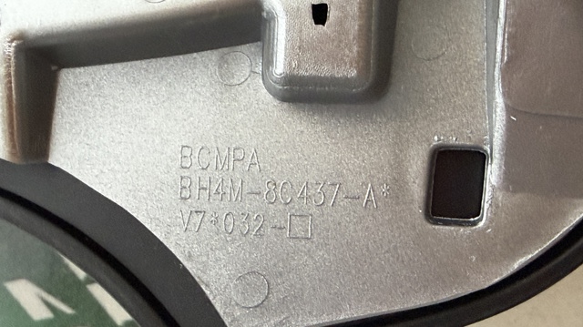 Облицювання радіатора LR040740 LAND ROVER