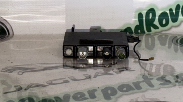 Підсилювач сигналу антени XH4218C847BA LAND ROVER