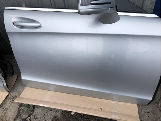 Пасажирські передні двері A2187201605 MERCEDES