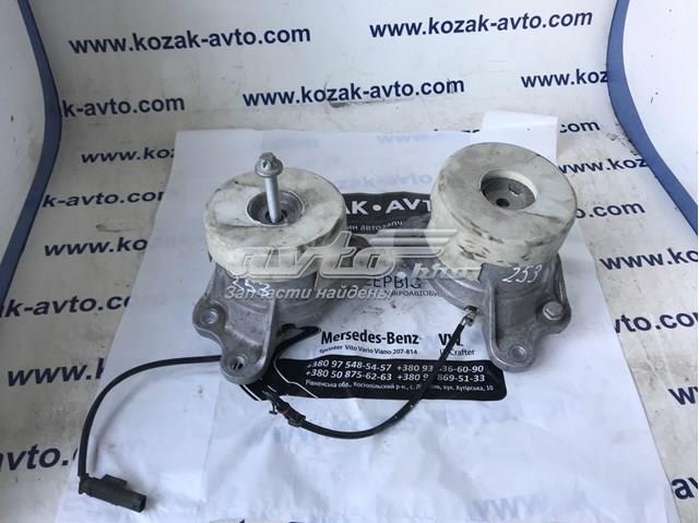 Ліва опора двигуна A2532402900 MERCEDES