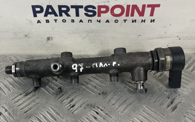 Розподільник палива (рампа), правий 059130090CB VAG
