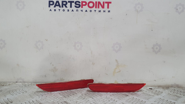 Катафот (відбивач) заднього бампера, правий 26560JJ90A NISSAN