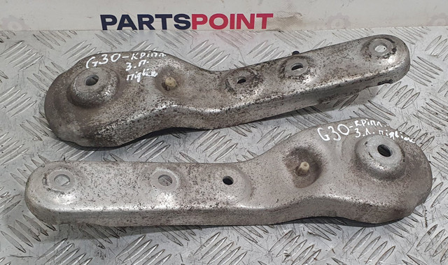 Кронштейн задньої балки 31106861142 BMW