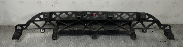 Кронштейн бампера заднього, центральний 4L0807329 VAG