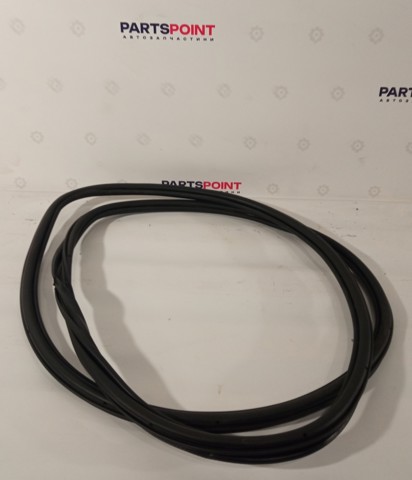Ущільнювач дверей задніх, правих (на двері) 4L0839912 VAG