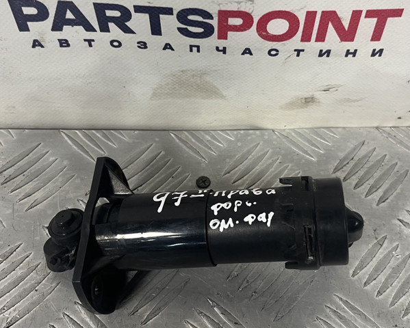 Форсунка омивача фари передньої, правої 4L0955102 VAG