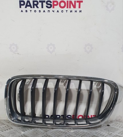 Решітка радіатора ліва 51137260497 BMW
