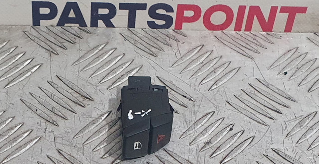 Кнопка включення аварійного сигналу 61319161896 BMW
