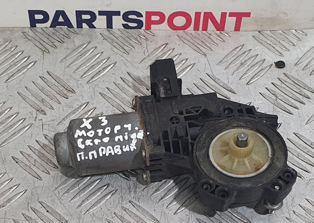 Електродвигун приводів 7258534 BMW
