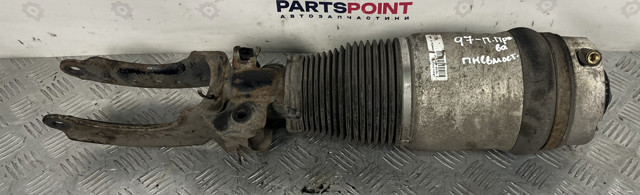 Стійка передня права 7L8616040D VAG