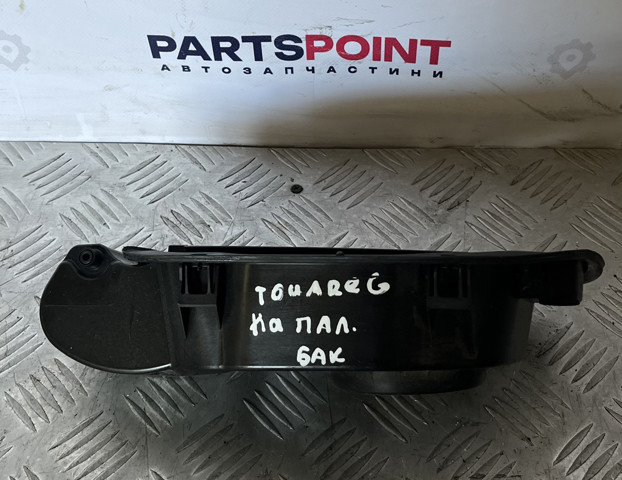 Заливна горловина бензобака 7P6809857A VAG