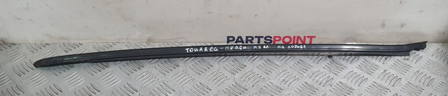 Молдинг лобового скла, правий 7P6854328A VAG