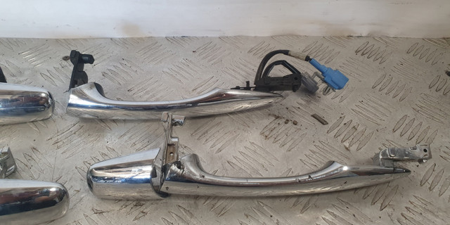 Ручка передніх дверей, зовнішня 806401BA0A NISSAN