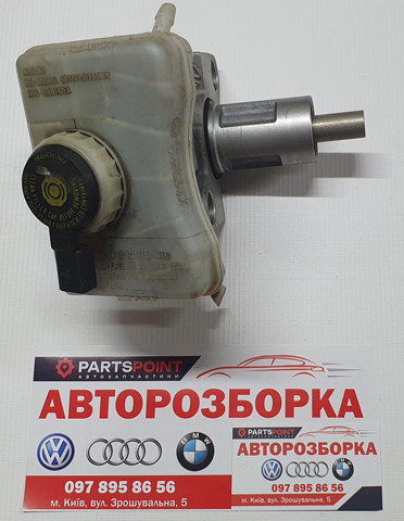 Бачок головного гальмівного циліндру 8K0611301A VAG