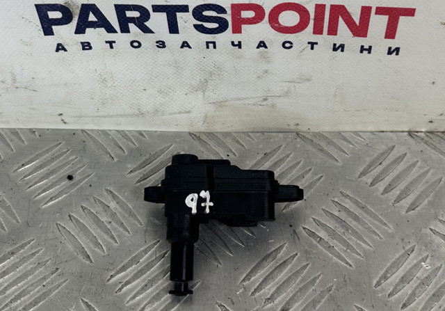 Замок відкривання лючка бензобаку 8V0862153B VAG