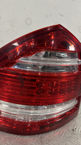 Задня ліва фара A1648203364 MERCEDES