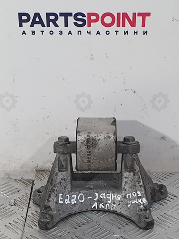 Кронштейн подушки КПП A2112420340 MERCEDES
