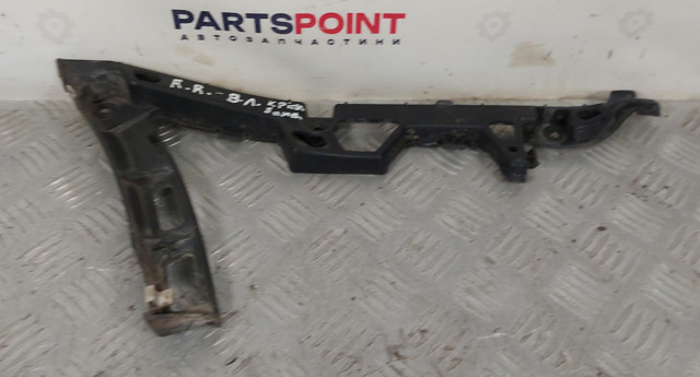 Кронштейн бампера заднього, зовнішній лівий AH3217A881DA LAND ROVER