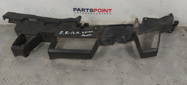 Ліве кріплення переднього бампера LR013866 LAND ROVER
