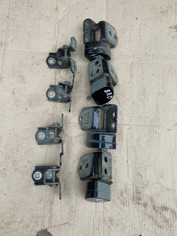Петля задніх правих дверей 8200704548 RENAULT