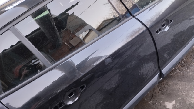 Двері задні, праві 821003697R RENAULT