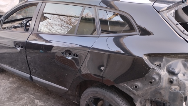 Двері задні, ліві 821013577R RENAULT