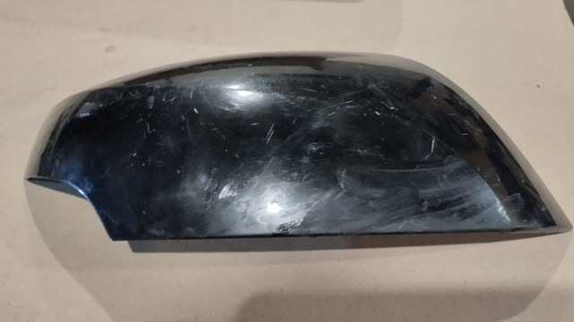 Накладка правого бокового дзеркала 963740075R RENAULT