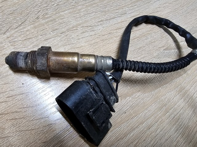 Датчик концентрації кисню у відпрацьованих газах 077906265 VAG