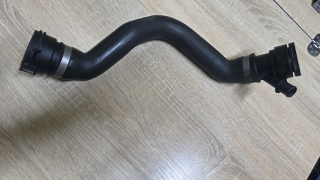 Шланг/патрубок радіатора охолодження, нижній 11537785148 BMW