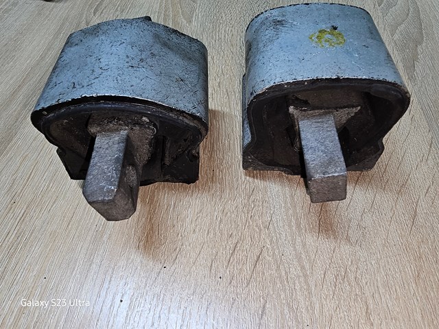 Подушка трансмісії (опора коробки передач) Mercedes C