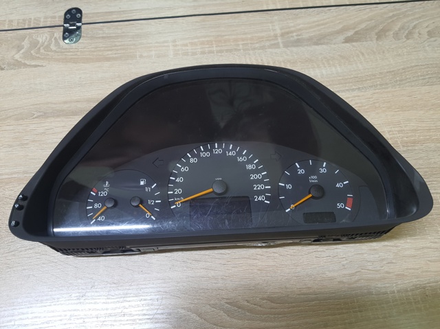 Спідометр 2105405048 MERCEDES