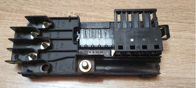 Корпус запобіжників 2115452301 MERCEDES
