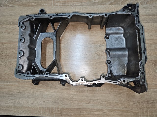 Піддон масляний картера двигуна, верхня частина 215102F004 HYUNDAI