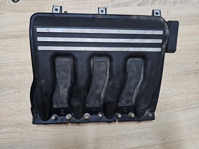 Колектор впускний 2246942 BMW
