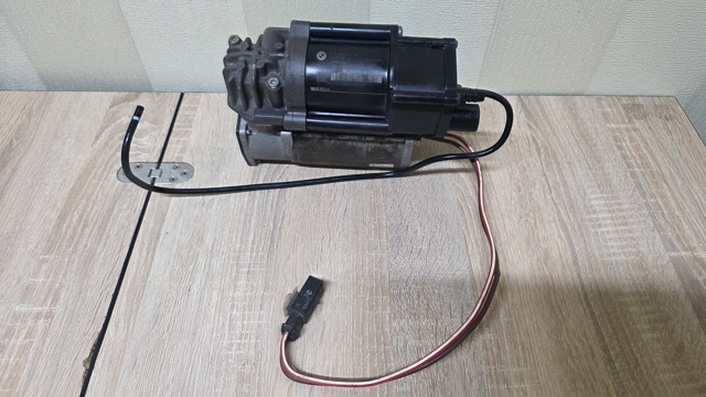 Компресор підкачки амортизаторів 37206864215 BMW