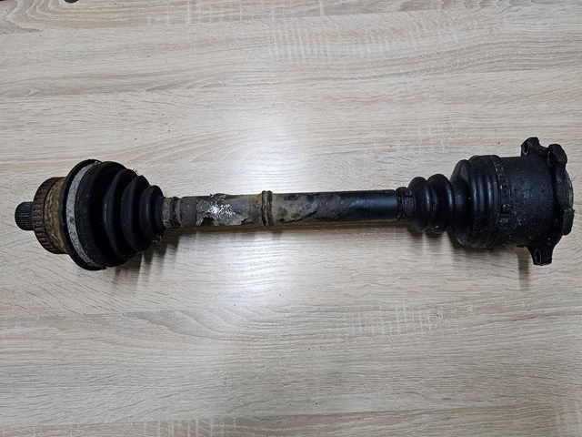 Привід передній правий 4D0407272AF VAG