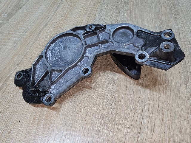 Передня кришка головки блока циліндрів (ГБЦ) 6460160206 MERCEDES