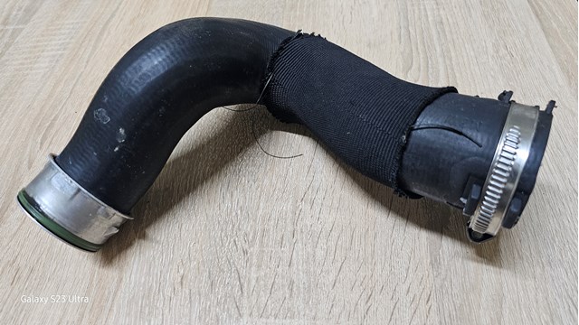 Шланг/патрубок інтеркуллера 7L6145738A VAG
