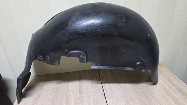 Підкрилок задній правий 7L6810972A VAG